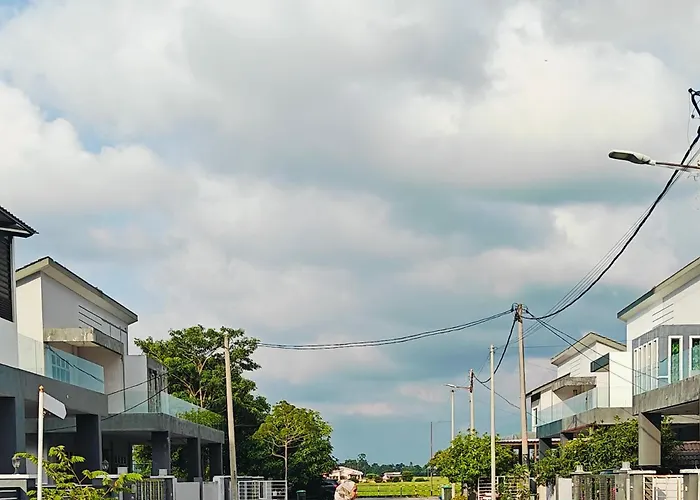 Tuah Homestay Fully Aircond Wifi Netflix M0Slim Only